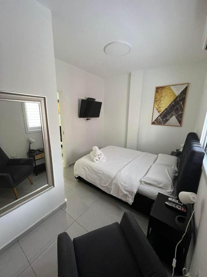 Apartments4You Maya Бат-Ям Экстерьер фото