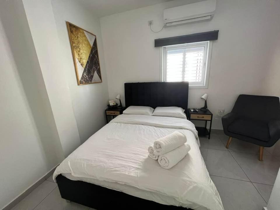 Apartments4You Maya Бат-Ям Экстерьер фото