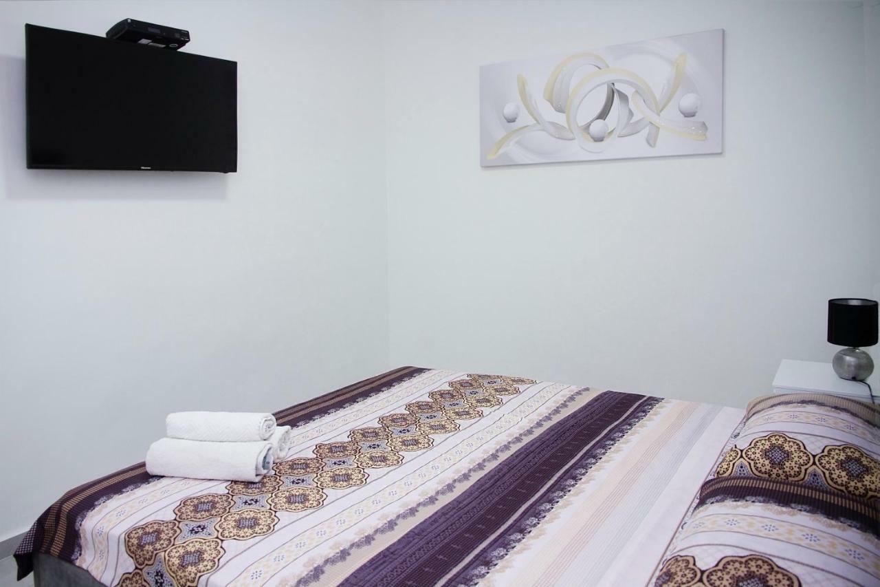 Apartments4You Maya Бат-Ям Экстерьер фото